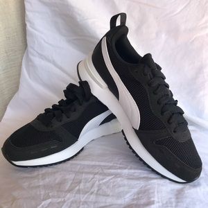 Puma Sneakers